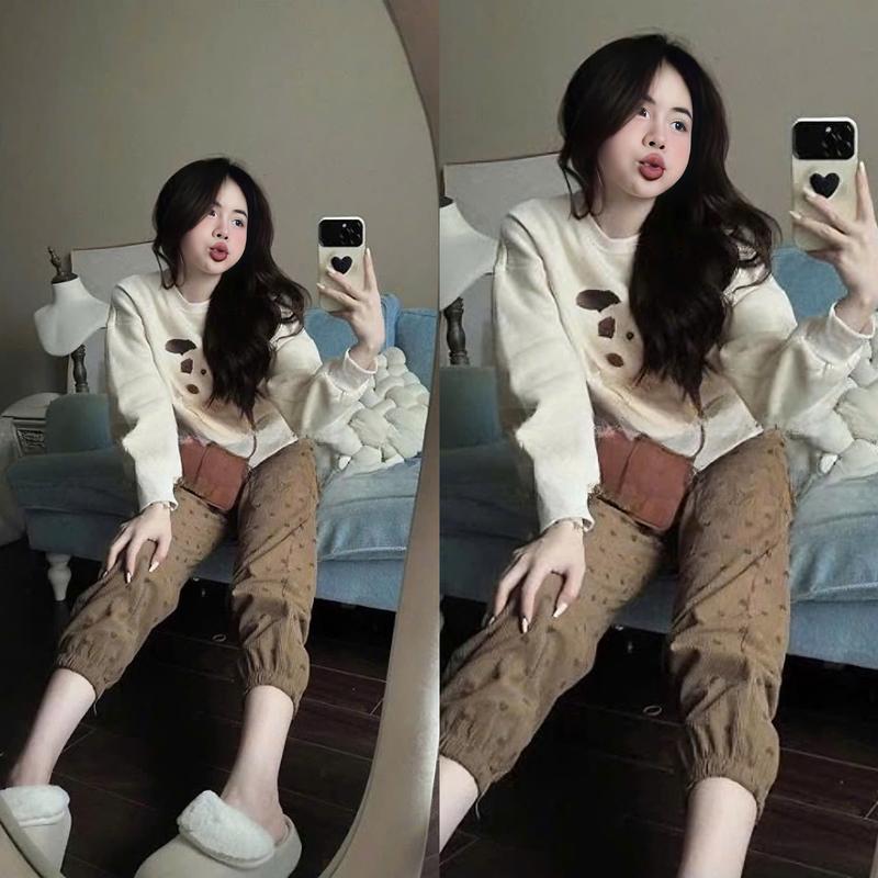 T3124 Set Đồ Nỉ Nữ Thiết Kế EMME 2 Món Gồm Áo Hoodie In Cún Tay Dài Phối Quần Dài In Trái Tim Bo Chun Dáng Dài Baisic Cách Điệu - Thanh Tự