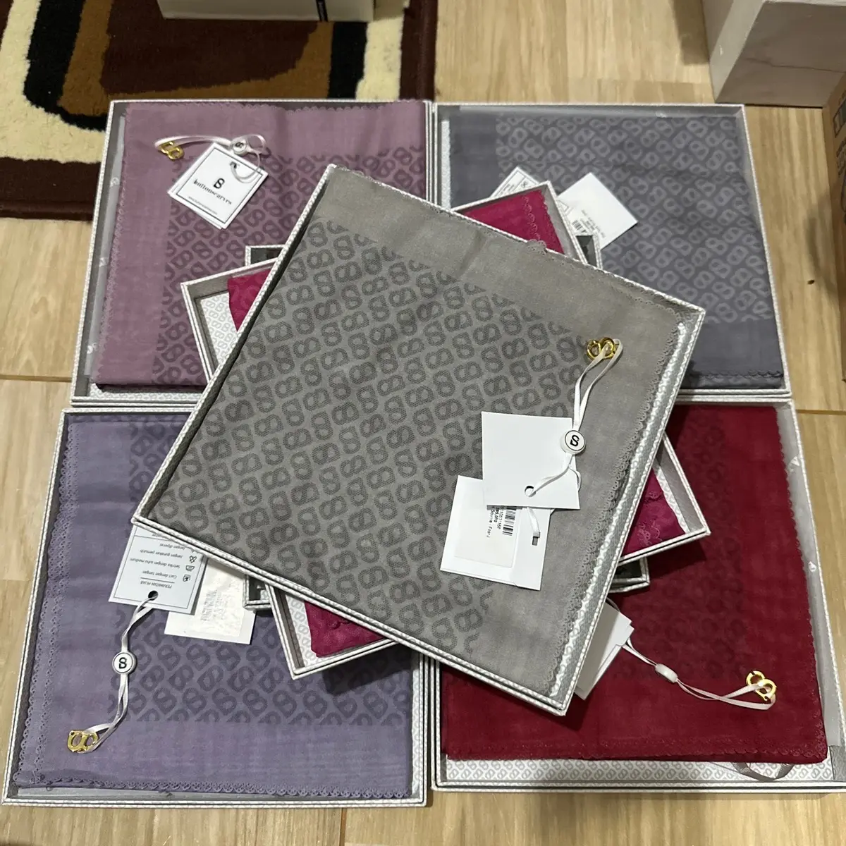 The tapis square buttonscarves