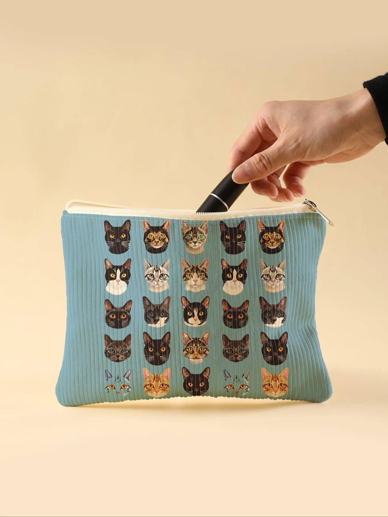 Cat Pattern Corduroy Makeup Bag, Lightweight Zipper Makeup Organizer, Multifunctional Makeup Bag for Toiletries and Accessories