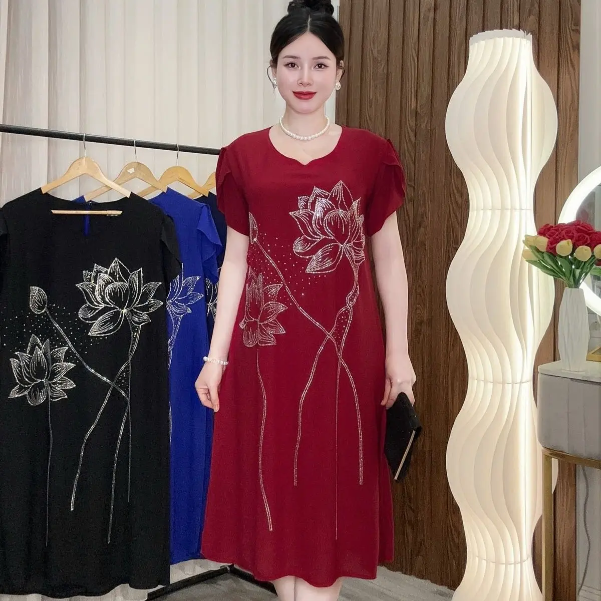Đầm Trung Niên Dáng Suông K509 Vải Voan Hàn Mát Mịn Ép Đá DMC Không Rơi Rớt Size Từ 45-90kg Thanh Lịch Đỏ - Màu Đỏ, Nữ, Women Dress
