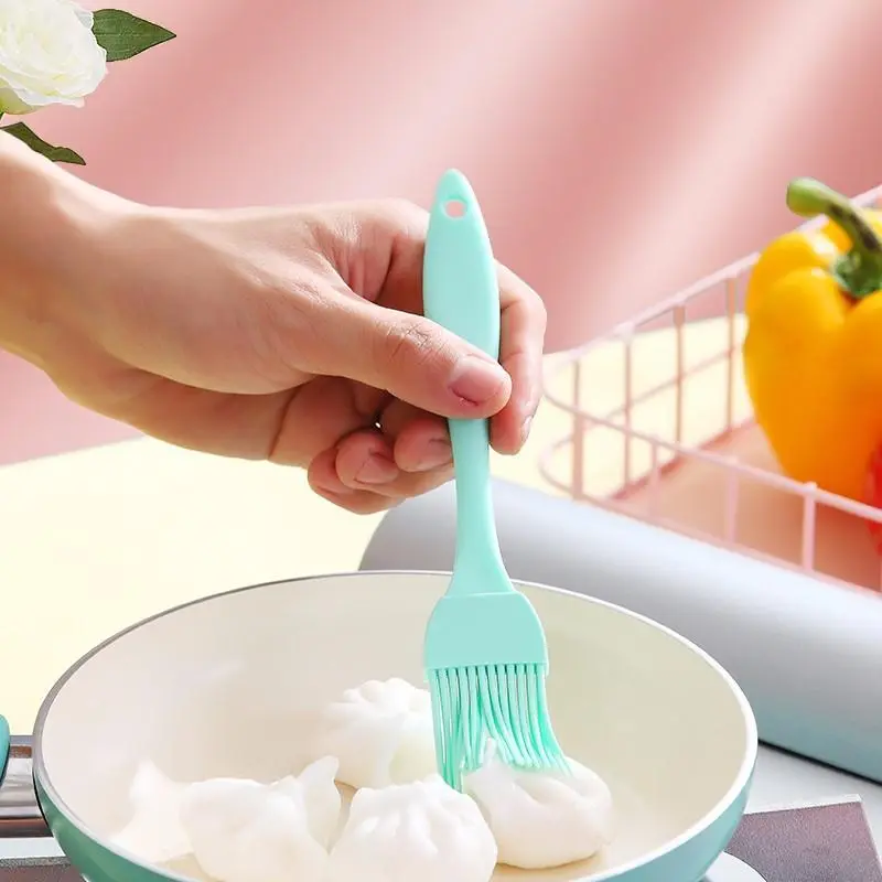 Silicone Barbecue Oil Brush, 3 Counts Kitchen Pancake Sauce Brushes, Baking Supplies, Kitchen Supplies, Barbecue Utensils, Dinnerware 3