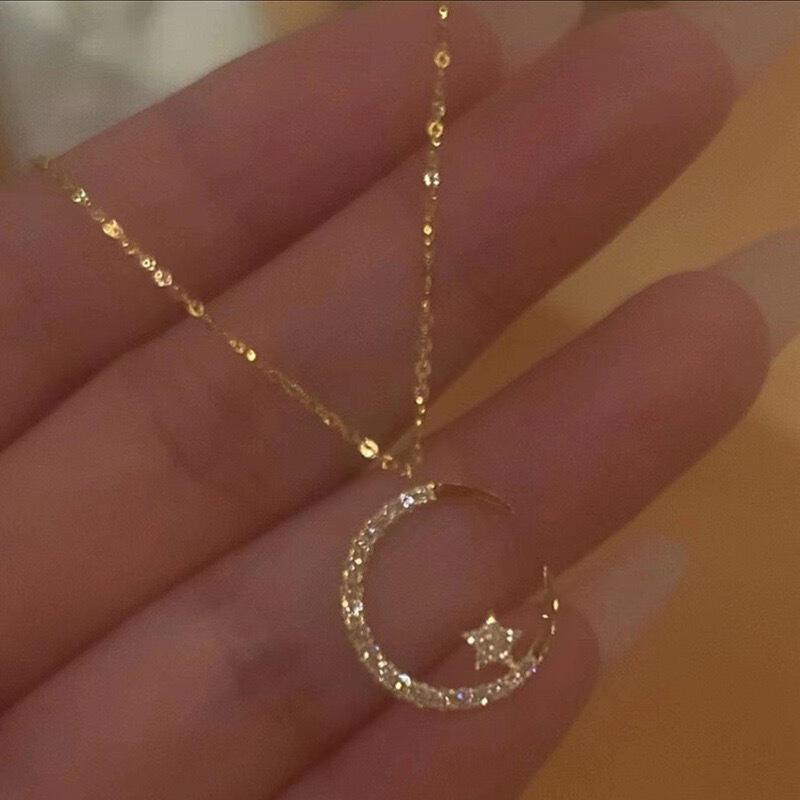 Product Introduction of Temperament Star Moon Pendant Necklace, Women's Sparkling Exquisite Clavicle Chain, Unique Design, Luxury Gift for Girlfriend 0