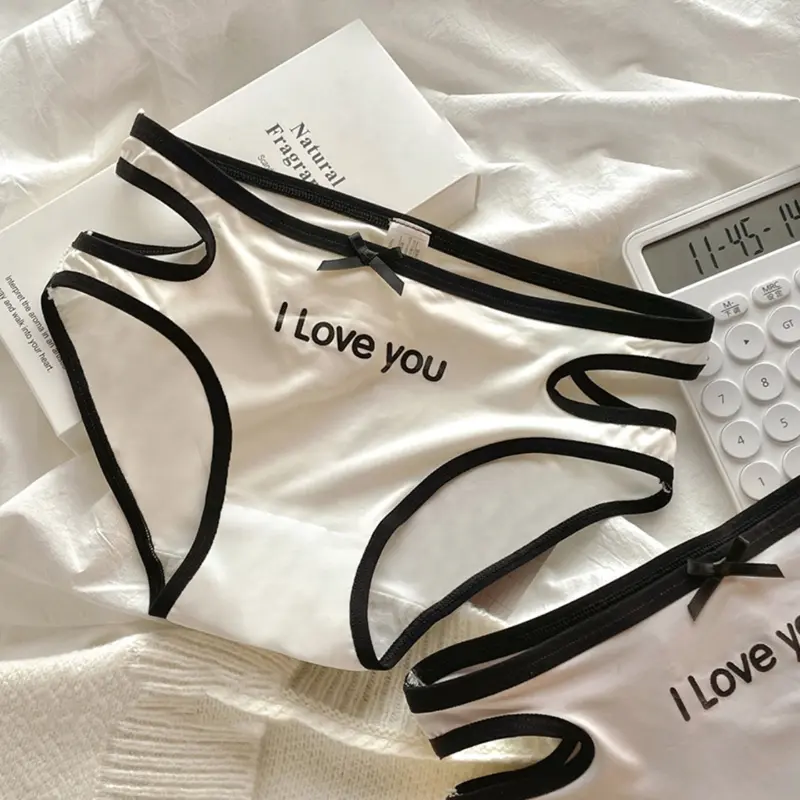 Quần Lót Nữ Đúc Su Cạp Vừa Thoáng Mát, Đính Nơ Họa Tiết Chứ Độc Đáo HL BOUTIQUE L609 Cotton Women Cạp Cao Voi 2