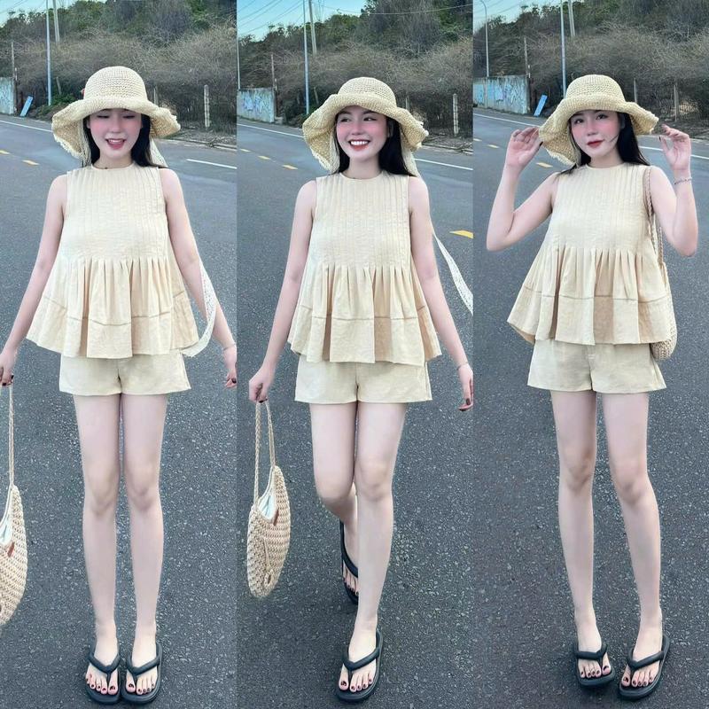 Sét đồ nữ thời trang mặc đi chơi áo sát nách xếp ly xoè mix quần short dễ thương chất vải đũi vân mây 1