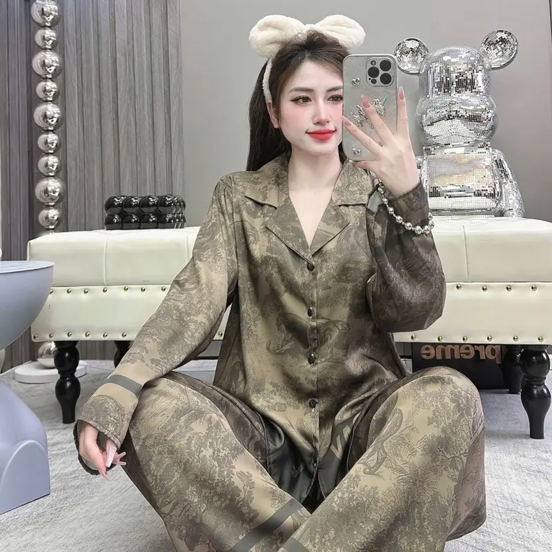 Bộ Ngủ Nữ Lụa Latin Pizama Rừng Rêu Lucky Vải Mềm Mịn Có Túi Quần Women