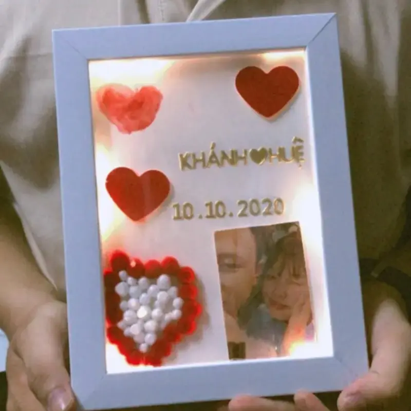 Khung hình in dấu tình yêu, Quà tặng tình yêu “Valentine’s Day” Hiện đại 7