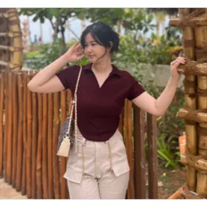 Elda label crop top v neck oval kekinian lengan pendek wanita cod kaos cewek Cantik Panjang