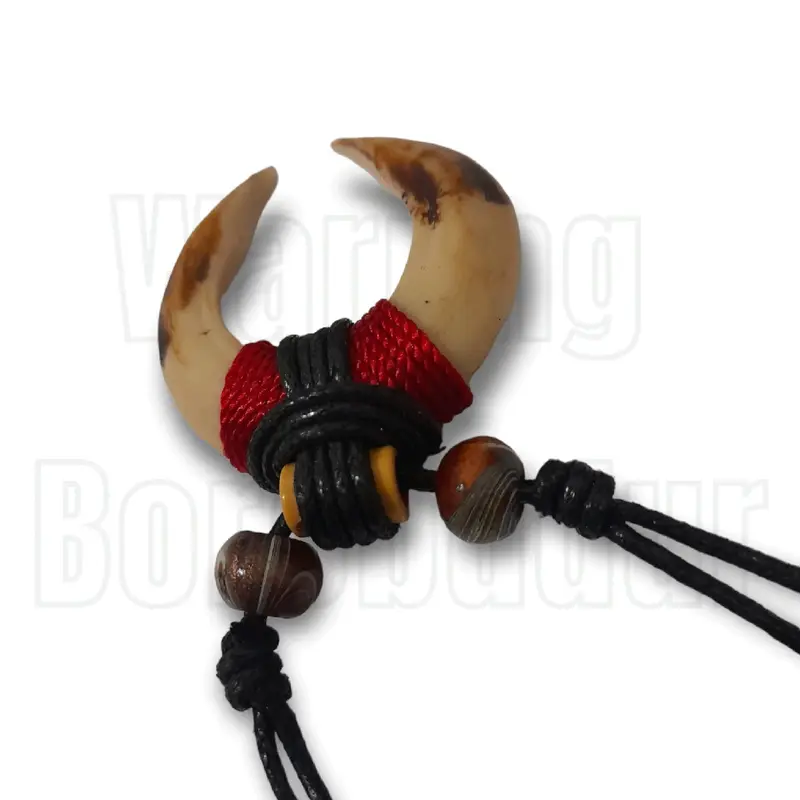 Sepasang Taring Babi Kalung Etnik Taring Babi 5cm Bahan Resin Kalung Tali Liontin Taring 3