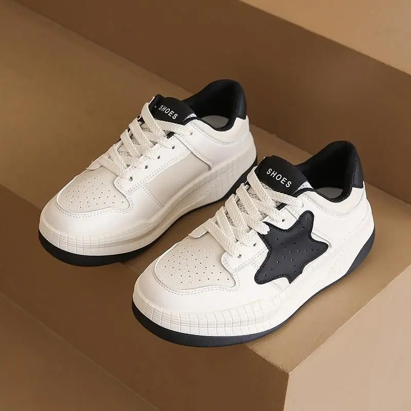 Sepatu Wanita Logo Bintang Sneakers 27767 - Casual Shoes 3