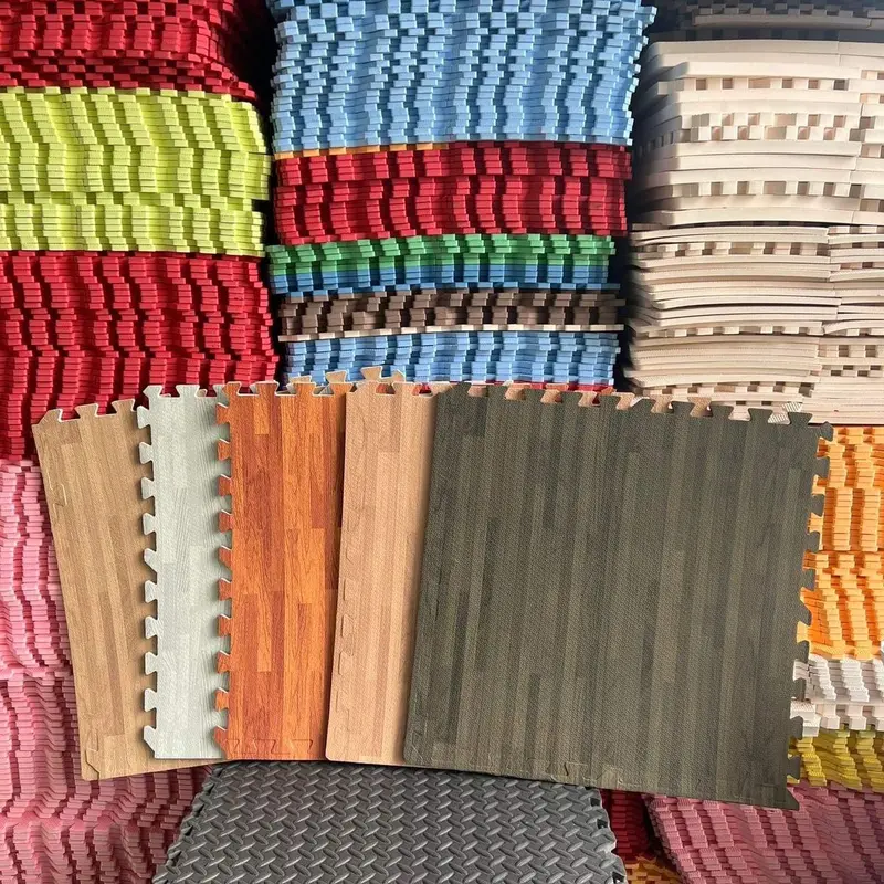Xốp lót sàn  vân gỗ size 60x60x1cm, không mùi hôi, dễ vệ sinh 1