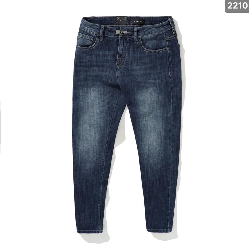 Quần jean nam Mã_R2210, fom slim, gam màu xanh, was sáng là sự kết hợp hoàn hảo, nay đã trở lại với số lượng vô cùng có hạn. PAPAZI