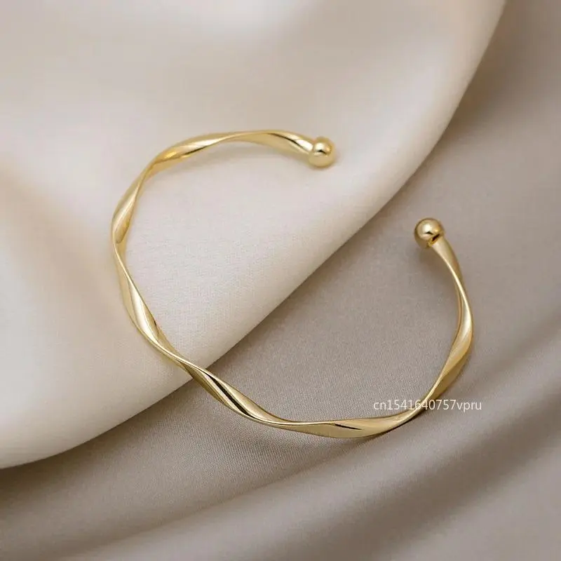 Retro Cuff Bracelet Blank Mobius Opening Bangles for Women Minimalism Twisted Wrist Jewelry Wife Mom Birthday Wedding Gifts
