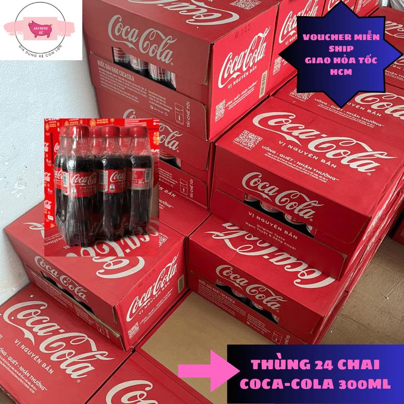 THÙNG 24 Chai Nước Ngọt Giải Khát Có Ga Coca-Cola 300ml/Chai ( BAO BÌ THAY ĐỔI TÙY ĐỢT NHẬP HÀNG DATE XA)