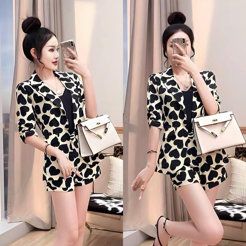 Set Bộ Vest 3 Món Áo Vét Và Quần Đùi Họa Tiết Tim Cá Tính BY4481 0
