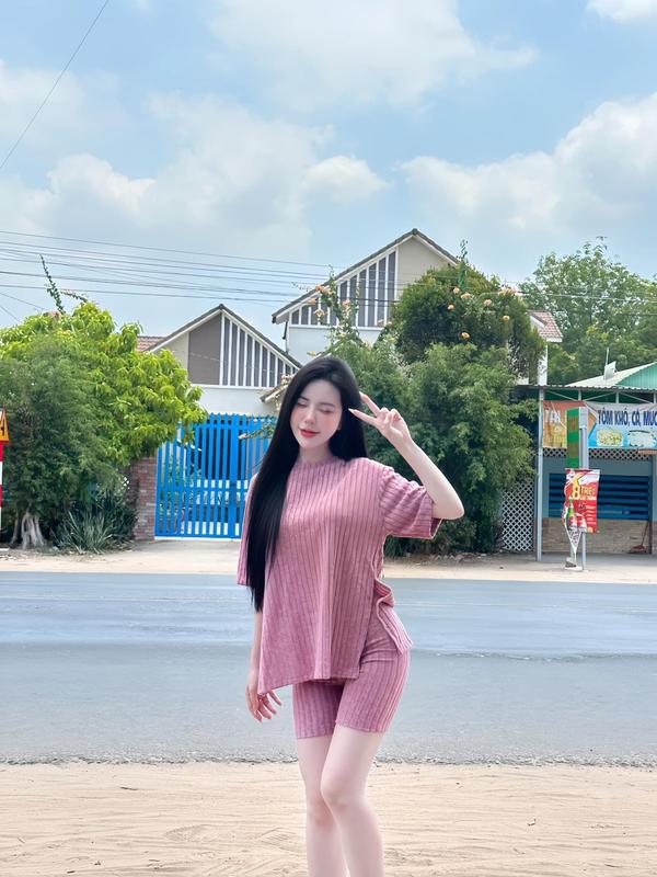 SET NGỐ CHẤT LEN GÂN ÁO TRƠN FORM RỘNG XẺ TÀ Nữ