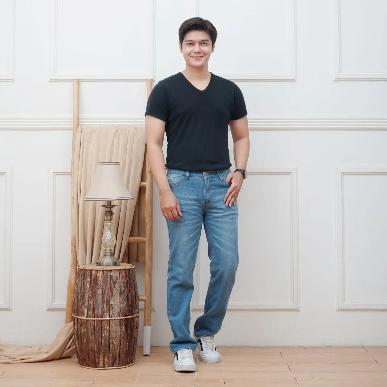 CELANA PANJANG JEANS PRIA STANDAR WHISKER POLOS Jeans Panjang