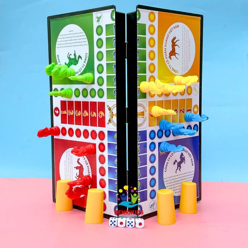 Bàn Cờ Cá Ngựa Nam Châm Bằng Nhựa Gấp Gọn Tiện Lợi Size 31x31Cm Đồ Chơi Board Game Cho Bé Phát Triển Tư Duy