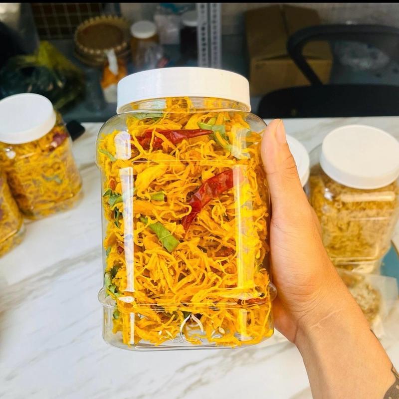 1 hủ 500gram khô gà lá chanh ( đậm vị gà ) Snack Ăn Vặt