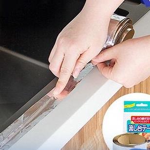 Băng dính nhôm dán kẽ hở ở bếp, bồn rửa bát, bề mặt kim loại KOKUBO Nhật Bản -Dai, bền và rất khó rách do được cấu tạo với lớp nhôm nguyên chất.Độ bám dính cực tốt với lớp keo Acylic Kitchen 3