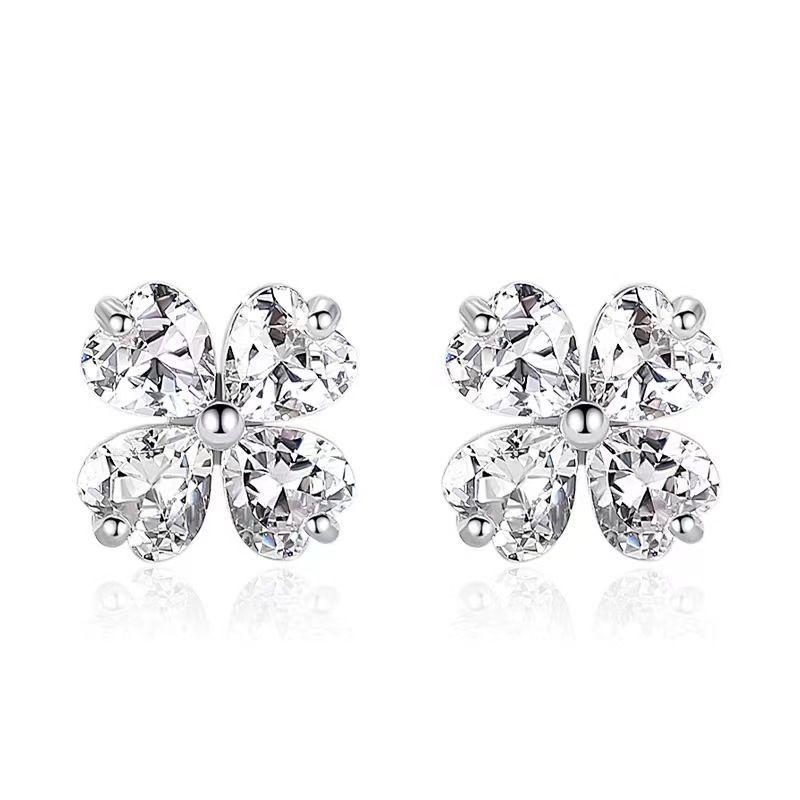 Product Introduction of Full Diamond Four Leaf Clover Ear Stud Female Simple Earrings for Birthdays and Valentine's Days Gift 4