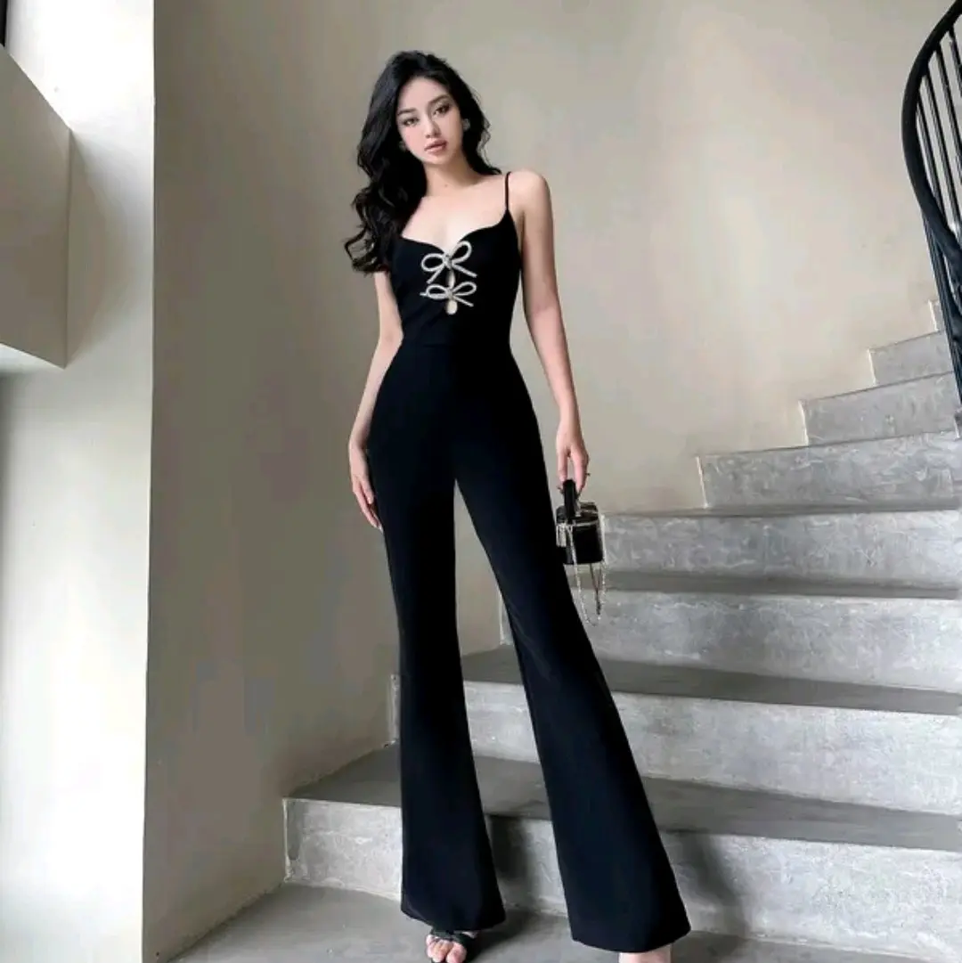 Jump 2 dây đính nơ đá sáng lấp lánh cao cấp sang trọng ,ống loe tôn dáng khoe eo có sẵn đệm mút dây kéo sau lưng Nữ Women