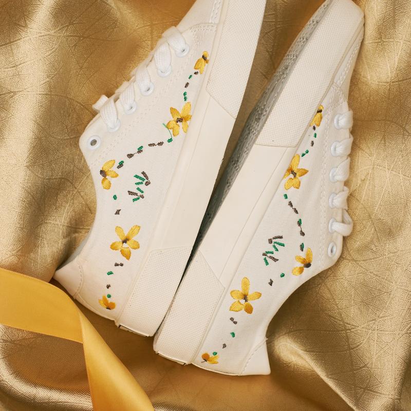 Giày Vải Canvas Thêu Hoa Cúc Chang'e Flower ZOE (Embro Zoe) | ZOE OFFICIAL 4