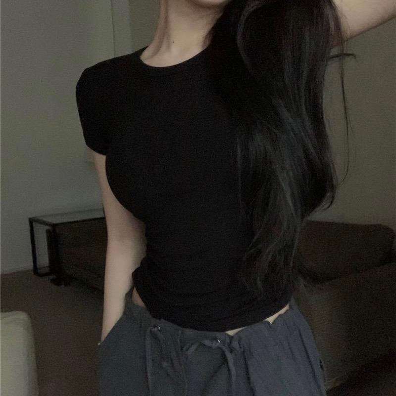 Áo thun dáng ôm ngắn tay. 3
