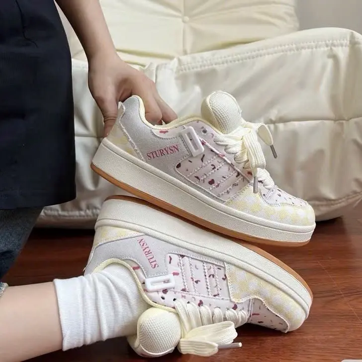 Giầy Thể Thao Nữ CARO Vàng Mã M1 Đế Siêu Nhẹ 3cm Êm Chân - Shoes Sneaker GiàY