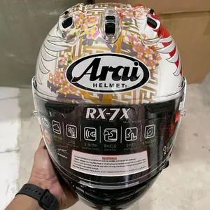 Arai rx-7x full face Tsubasa helmet ARAI RX-7X adalah produk asli yang dibuat di Jepang. Standar produk ini  meliputi JIS, SNELL, dan SNI. Bahan yang digunakan adalah PB-SNC2 (Peripherary  Belted Structural Net Composite Square)