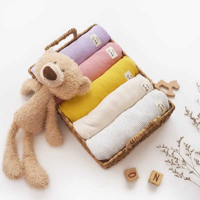 SHOPBYAUNTY - Texture Swaddle with Knot Hat (Bedong Bayi dan Topi Kuncup) 3