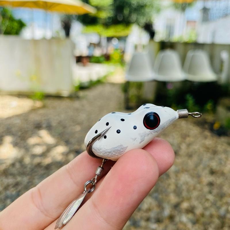 Nhái Đốm Lưỡi Độ Thủ Công Chì Đúc 3.8cm Nhạy Cá ( mua 2 tặng 1 cá sắt ) Đi Câu Câu Cá