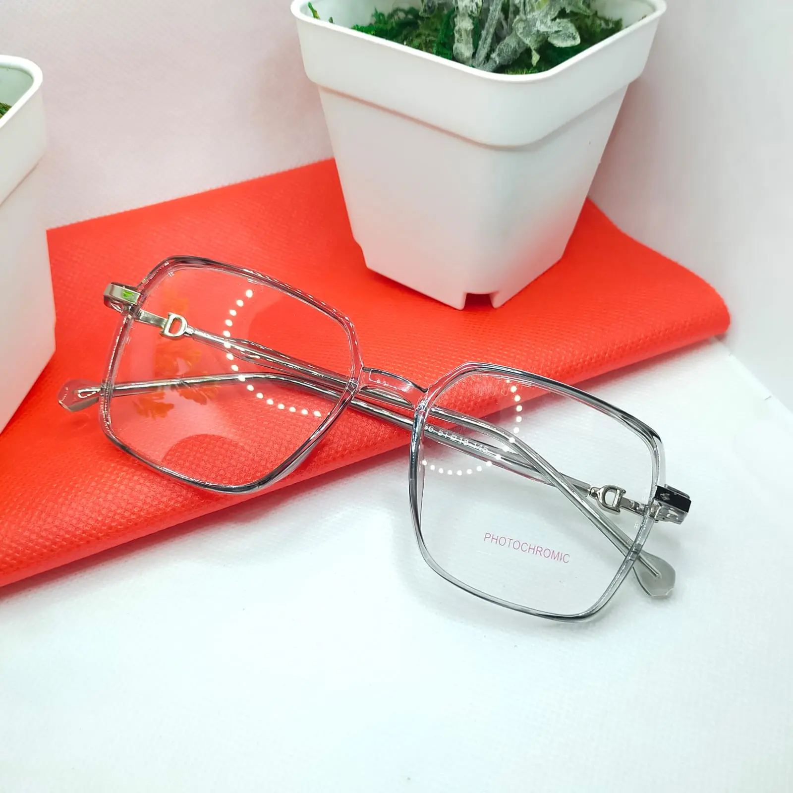 (Beli 1 kacamata Minus Gratis 1 cateye Random ) Frem Kacamata photocromik Kode R0366 FreeBok Dan lap Lensa Frame Besi