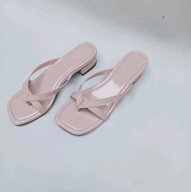 sandal hels wanita hak 3 cm model jepit Hak Datar Hak Setengah (3-5 cm) Santai 1