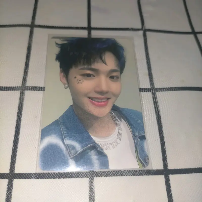 photocard Doyoung treasure era hello reebot YG TAG selca kacamata decokit 5