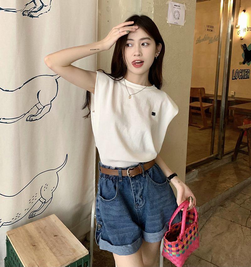 Product Introduction of Áo Thun Vest Sọc, Dành Cho Nữ, Hàng Mới Về Mùa Hè 2022, Thiết Kế Đẹp, Độc Đáo Sang Trọng, Dáng Rộng Vừa Vặn, Áo Mặc Bên Ngoài Cô Gái Nóng Bỏng, Áo Không Tay, Có Thể Mua Lại 1749 27