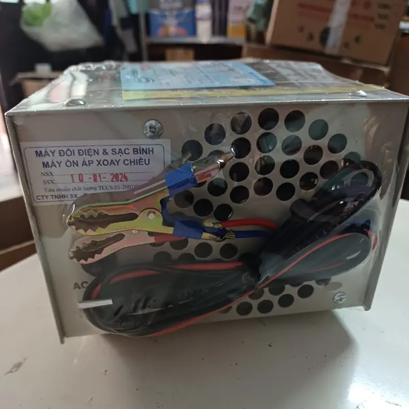 Sạc bình ắc quy Sanshun 15A sạc được 6V-12V và điều chỉnh được tốc độ sạc 4