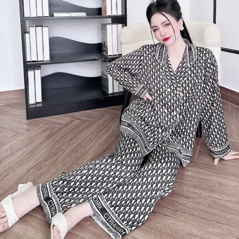 MÀU ĐEN . Đồ Bộ Nữ Pijama Cổ Vest _ Chất Vải Lụa Latin Mềm Mịn . Size 45-68kg . Quần Dài 96cm Có Túi .  Women
