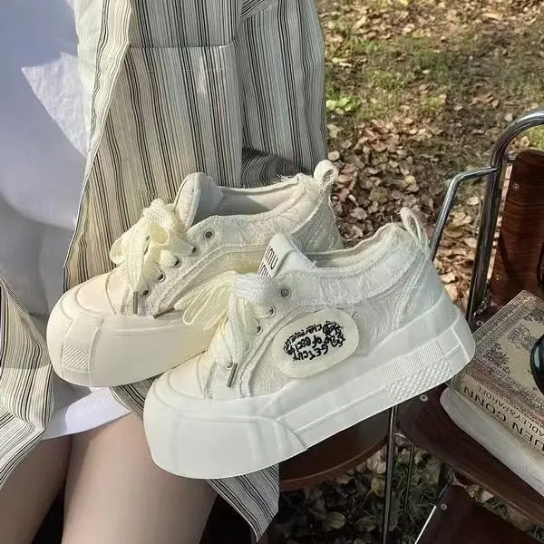 Giày Trượt Ván Vải Bố, Thiết Kế Đầu Tròn Đế Dày, Giày Khí Cầu Huhu Sữa Cùng Của Zhao Lusi, Bộ Sưu Tập Mùa Thu Mới, Dành Cho Nữ, Năm 2025, Có Sẵn Cho 7240 Người, Giày Trượt Thường Ngày 2