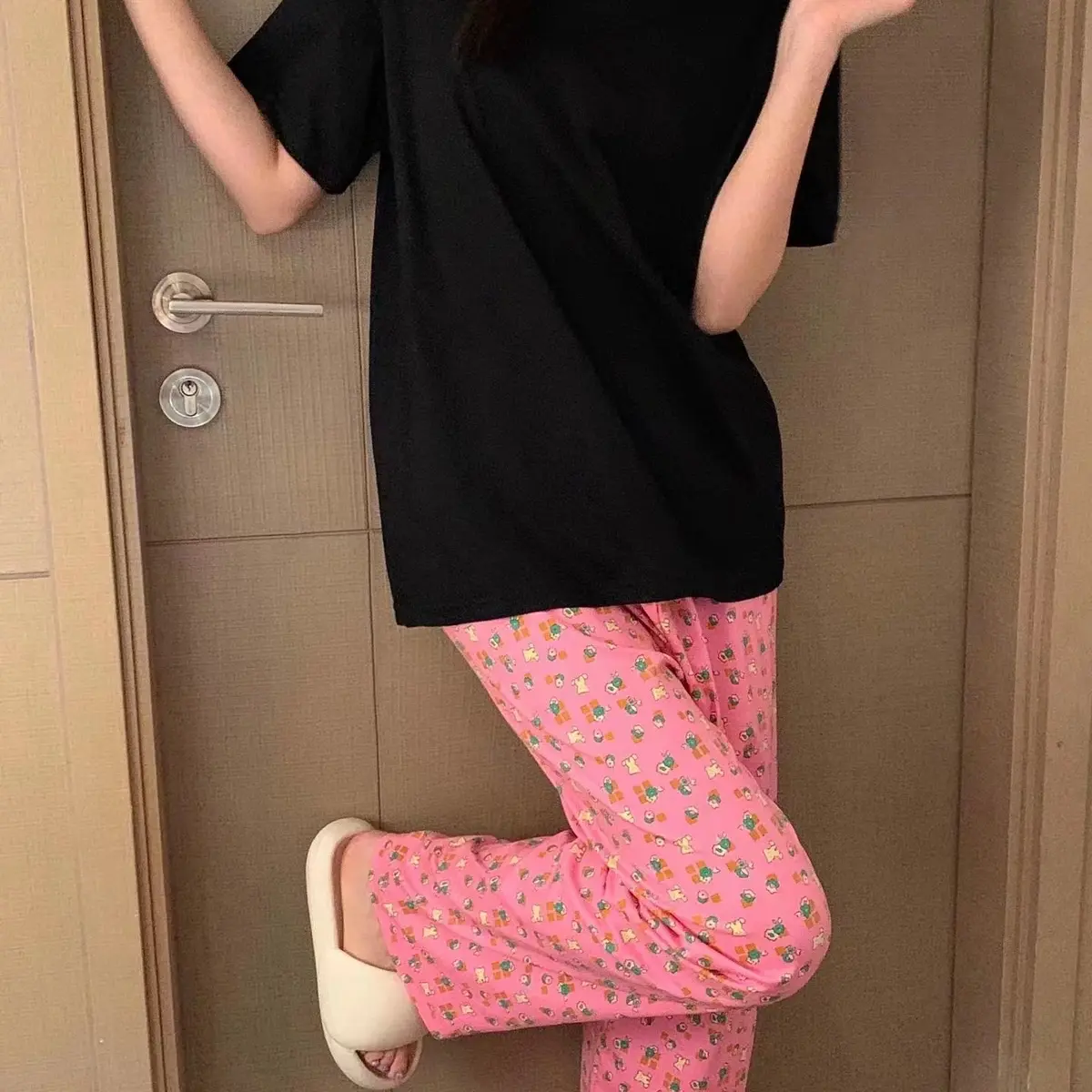￼[Freesize 42-60kg]Quần dài nữ mặc nhà, quần suông ống rộng lưng thun tiện lợi