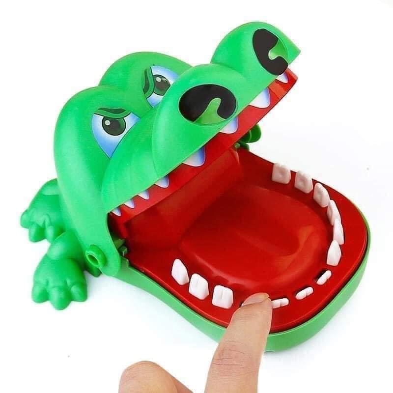 Đồ chơi rắn chuông giữ kho báu vàng cắn tay có âm thanh vui nhộn ..... 6