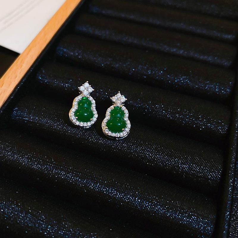 Product Introduction of New Chinese Style Gourd Earrings Chinese Style Earrings Fashionable High-end Versatile Ear Jewelry 8