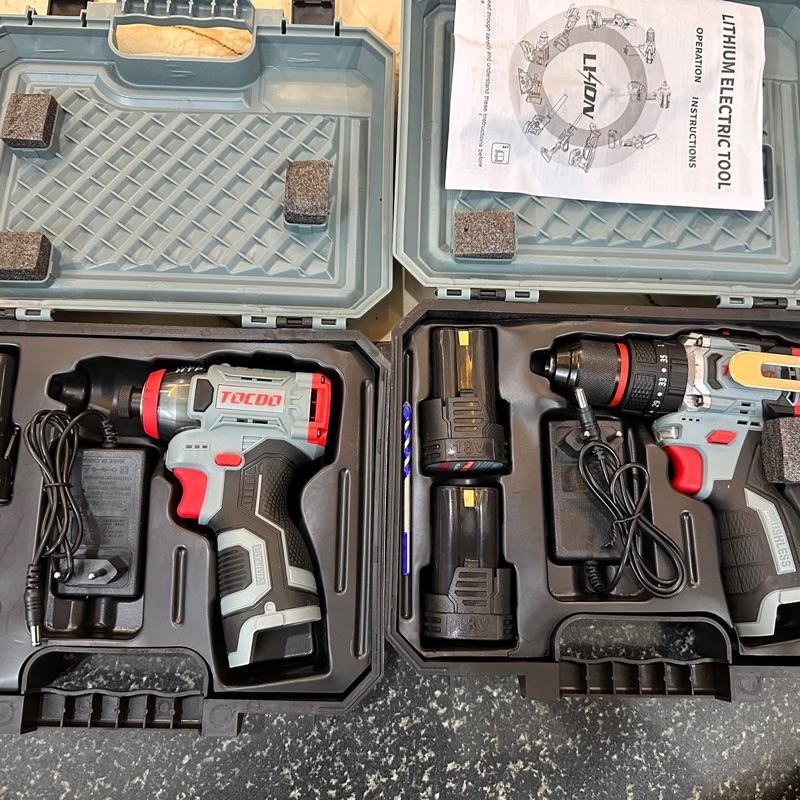 Combo 2 máy khoan vít Anh em thợ sẽ có 1 máy chuyên vít búa lực siết 150n.m và 1 máy khoan 3 chức năng 4 pin 2 sạc dùng khoan vít