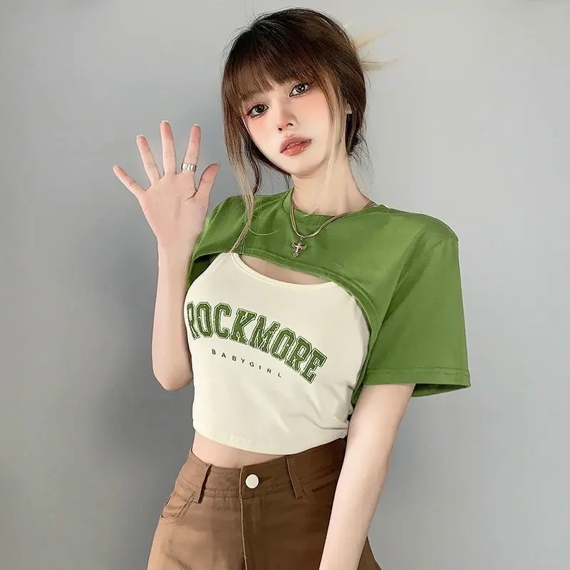 Set áo hai dây và áo croptop lửng phối màu in chữ ngắn tay