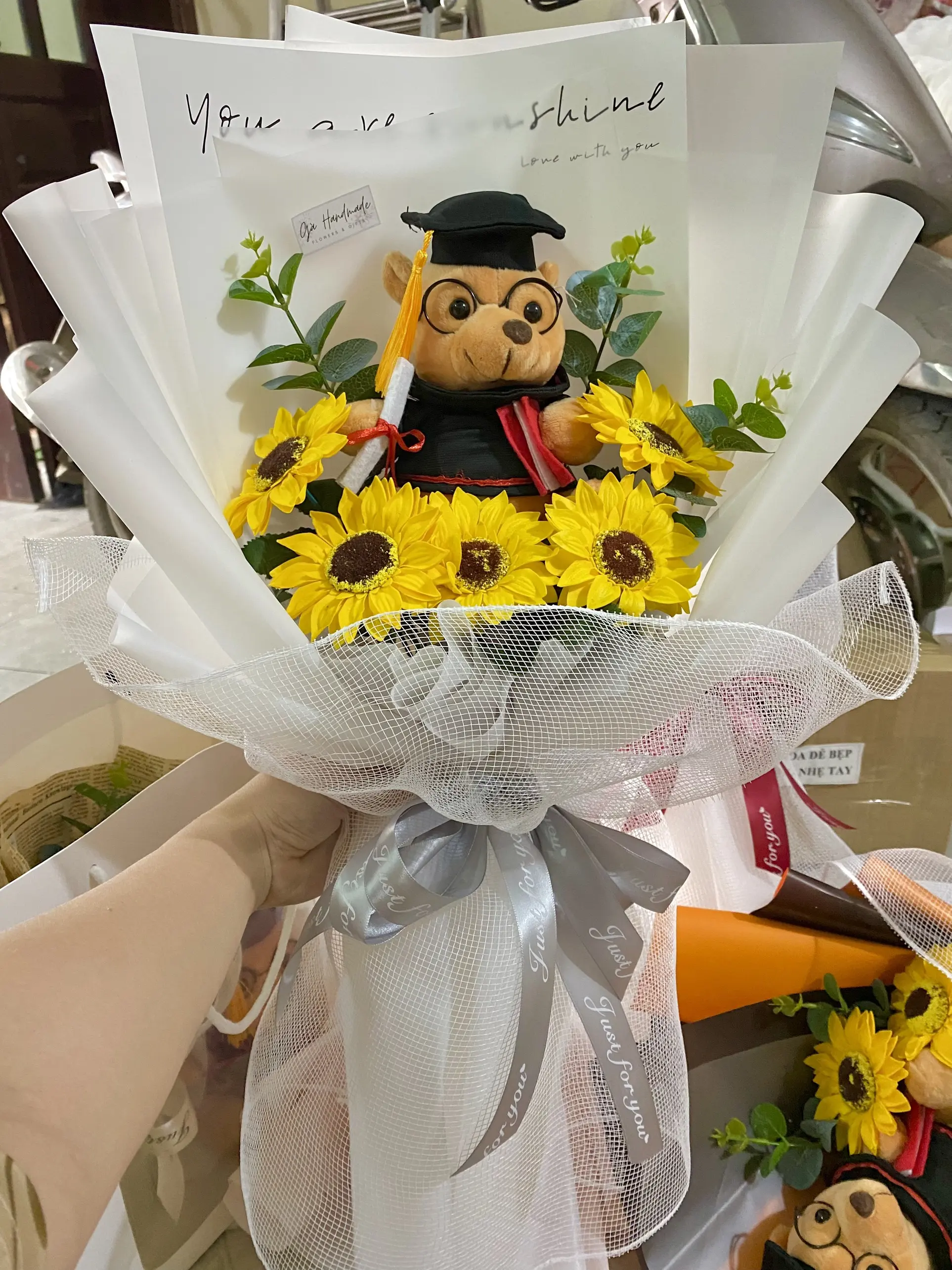 [Giá rẻ] Ảnh thật 100%  Bó hoa hướng dương mix gấu bông tốt nghiệp cử nhân lịch sự đơn giản làm quà tặng kỷ niệm ngày ra trường cho bạn gái, bạn trai, người yêu, em gái, em trai