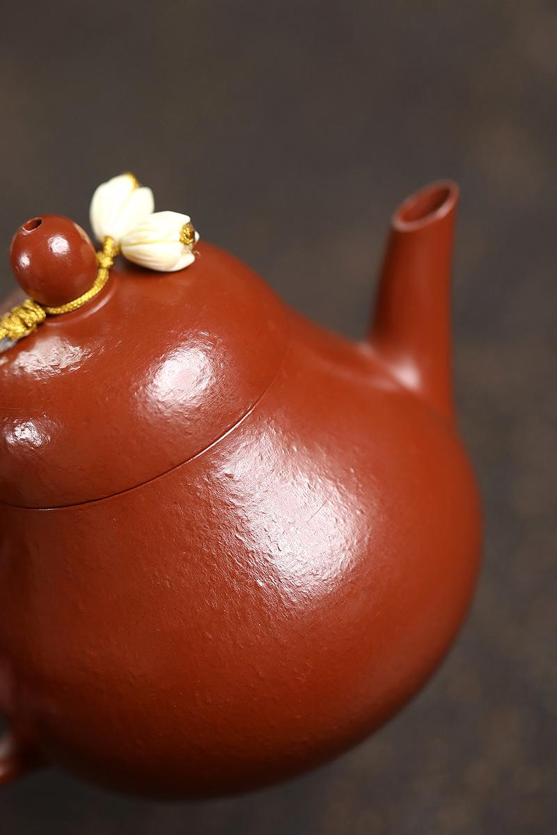 Product Introduction of # Zisha Teapot# [Lifetime Fidelity] Yixing Zisha Teapot Pure Handmade Famous Authentic Tea Making Large and Small Capacity Tea Set Yixing Zisha Teapot Famous Handmade Raw Ore Small Coal Kiln Cinnabar Sand Small Autumn Water High-End Teapot 18