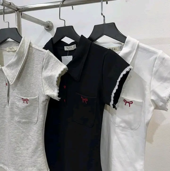 áo polo thêu nơ, 3 màu, tay đính ren