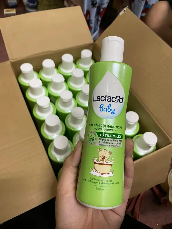 Sữa Tắm Gội Cho Bé Lactacyd Baby Extra Milky & Gentle Care  Giúp Nuôi Dưỡng Da, Tăng Sức Đề Kháng Cho Da (250ML, 500ML) 3