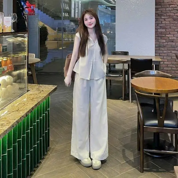 Set bộ tuyết nhung măc 2 kiểu áo cổ V cài nút thật ngắn tay kem quần dài ống rộng [kèm dây cột eo] xinh xắn dành cho các nàng diên đi chơi. Women top 3