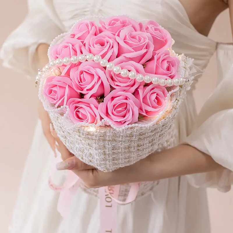 Bó hoa sáp tai thỏ  siêu dễ thương. quà tặng người yêu . quà tặng sinh nhật ngày lễ...valentine, 8/3 4