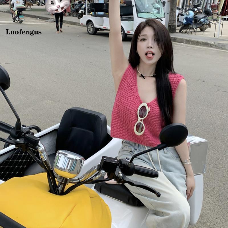 Product Introduction of Women's Crochet Knit Tank Tops Casual Loose Fitting Round Neck Sleeveless Showing Navel Solid Color Shirt for Summer 29